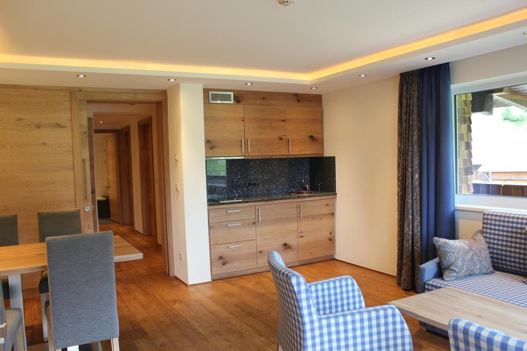 Hotel Garni Laerchenhof Lech am Arlberg Pokoj fotografie