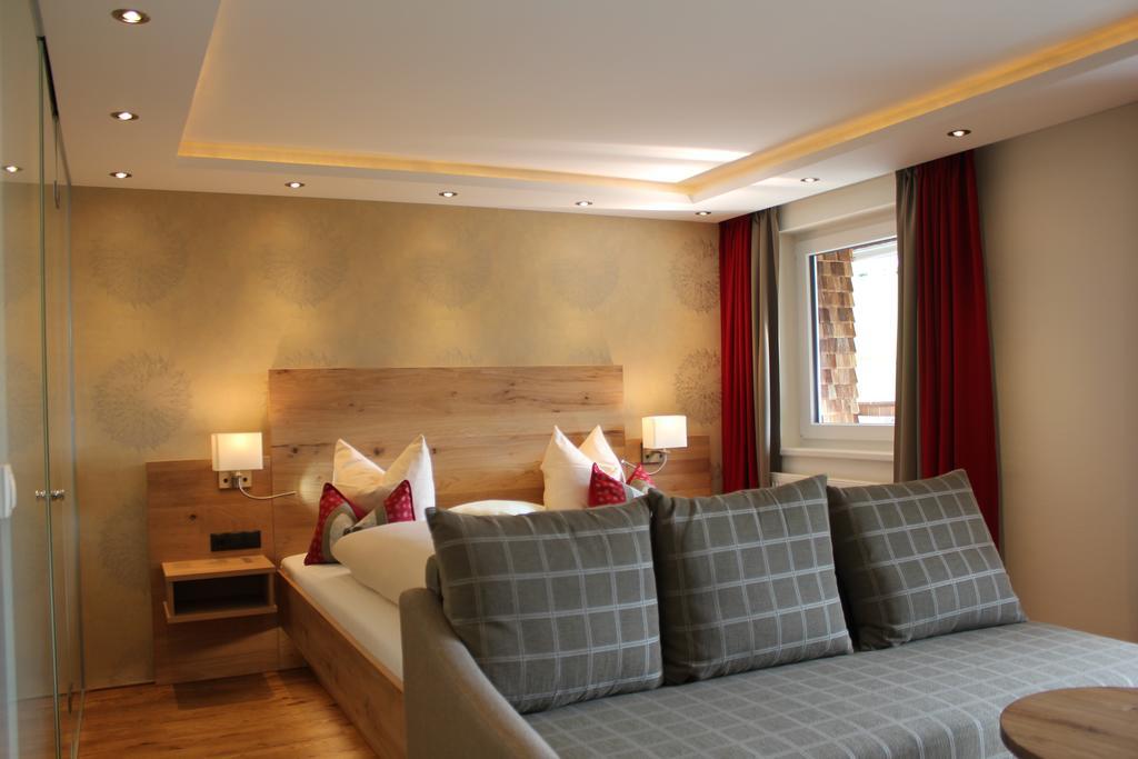 Hotel Garni Laerchenhof Lech am Arlberg Pokoj fotografie