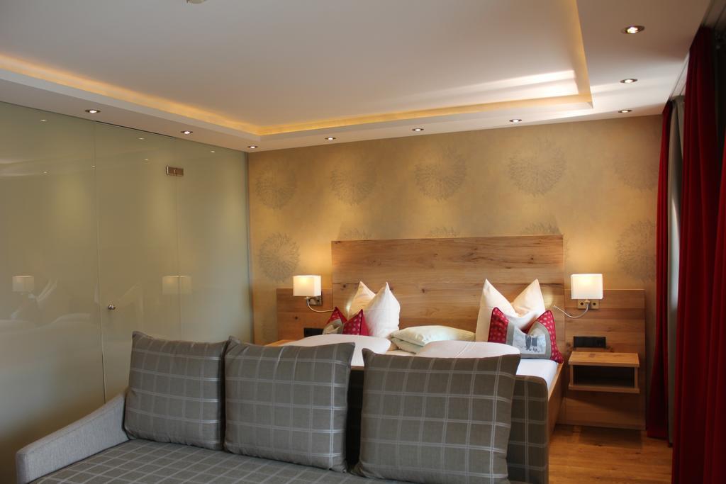 Hotel Garni Laerchenhof Lech am Arlberg Pokoj fotografie